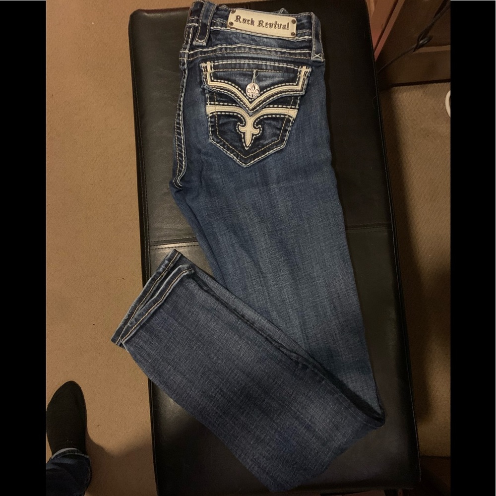 Size 28 Amber straight 9.5” rise, 29 inseam 14.5” across